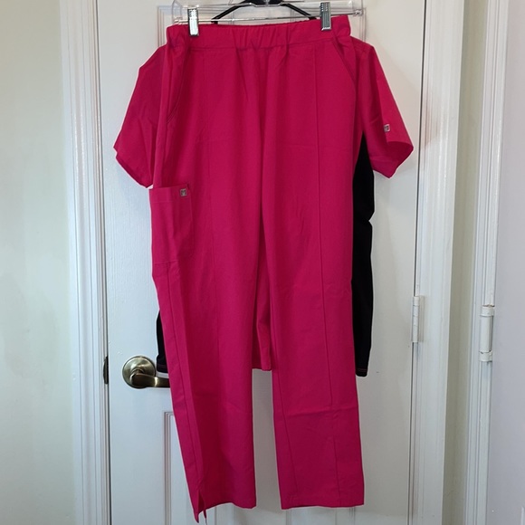 Matrix Scrubs - Picture 3 of 7